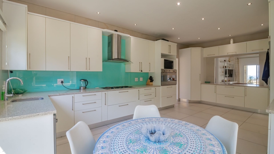 5 Bedroom Property for Sale in Sunrise On Sea Eastern Cape